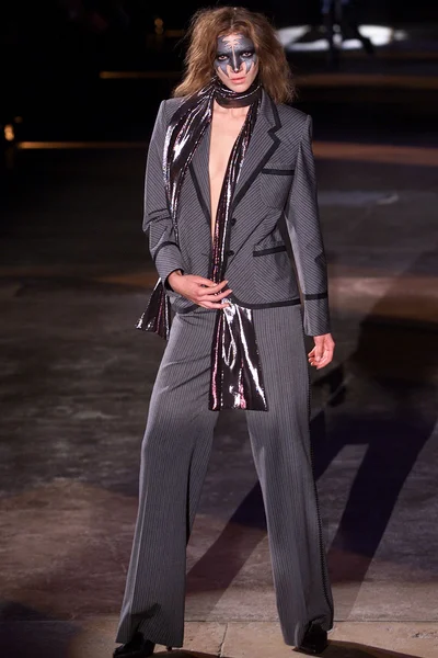 Look 33